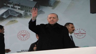 Cumhurbaşkanı Erdoğan: Etrafımızda füzeler uçuşuyor ama ana muhalefetin umurunda bile değil
