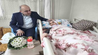 Cumhuriyetin tanığı 113 yaşındaki Cemile ninenin Kadınlar Günü kutlandı