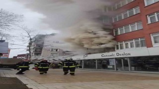 Daire alevlere teslim oldu, 4 kişi dumandan etkilendi