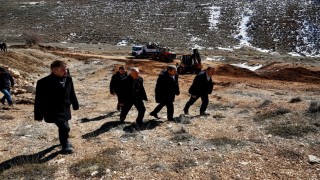 Darendede stabilize yol çalışmaları için saha incelemesi