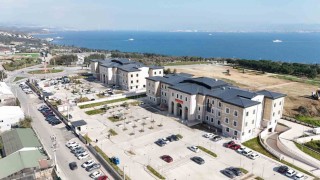 Darıcada yeni hükümet konağı ve belediye binası hizmete başladı