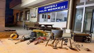 Define için 6 metrelik kuyu kaza kazan 4 şüpheli suçüstü yakalandı