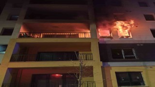 Defnede apartman dairesinden alevler yükseldi