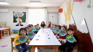 Didimde miniklerden Kadınlar Gününe renkli dokunuş