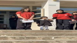 Diyarbakırda 4 yaşındaki kız, İstiklal Marşını ezbere okudu