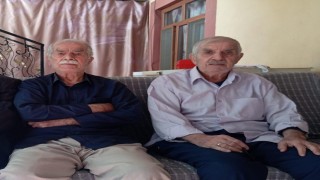 Diyarbakırda iki kardeş bir gün arayla geçirdikleri kalp krizi nedeni ile hayatlarını kaybetti