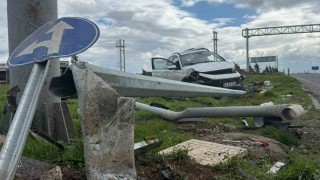 Diyarbakırda okul servisi kaza yaptı: 13ü öğrenci 15 yaralı