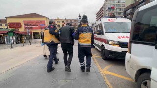 Dolmuşta fenalaşan yolcu hastaneye kaldırıldı