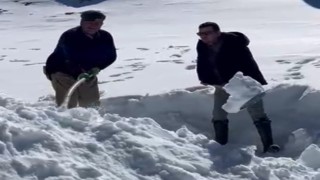 Dondurucu zirvede toplanan kar, yazın serinleten lezzete dönüşüyor