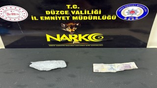 Düzcede 2 zehir tacirine polis operasyonu