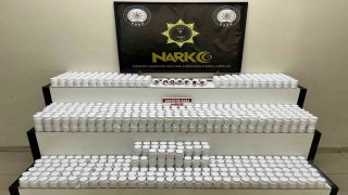 Edremitte araçta 42 bin 600 sentetik ecza ele geçirildi