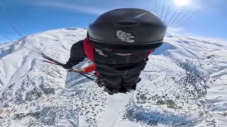 Ekstrem sporcu Koçak, Erzincanda wingsuit ve paraşütle 500 metreden atladı
