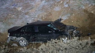 Elazığda otomobil şarampole uçtu: 2si ağır 5 yaralı