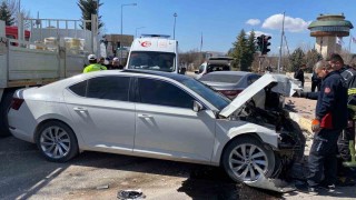 Elazığda otomobiller çarpıştı: 6 yaralı