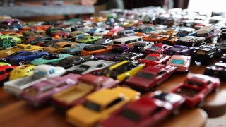 Elazığlı öğretmen 16 yılda bin 500 model araba topladı
