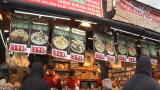 Eminönünde bayram alışverişi hareketliliği