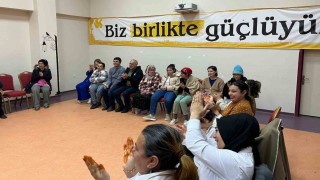 Engelsiz Yaşam Merkezi sakinlerine türkü ziyafeti