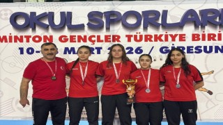 Erzincan Anadolu Lisesi badmintonda Türkiye ikincisi oldu