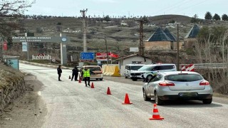 Erzincanda bayram trafiğinde güvenlik uygulaması