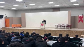 Erzincanda öğrencilere Ramazan ve Hayatımıza Yansımaları konferansı verildi