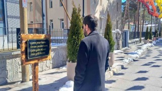 Erzincanın Şemsiyeli Sokağı manilerle renklendi