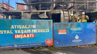 Esenlerde İBB şantiyesinde yangın: 3 konteyner zarar gördü