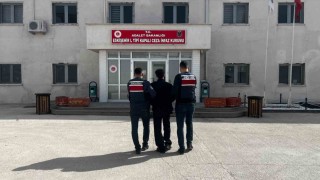 Eskişehirde 10 yıl ve üzeri aranması bulunan 2 şahıs yakalandı