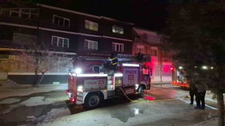 Eskişehirde gece yangın paniği: 1i bebek 3 yaralı