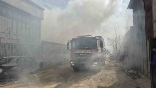 Eskişehirde mobilya deposunda yangın
