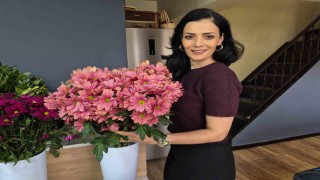 Eskişehirli çiçekçide 8 Mart mesaisi: Not yazma telaşı çiçek seçiminden zor