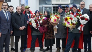 ETÜlü Bingül kardeşler, Zihinsel Engelliler Dünya Kayak Şampiyonasında 6 madalya kazandı