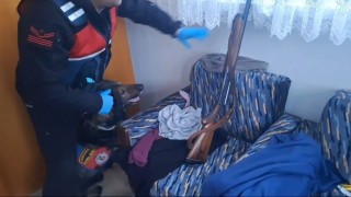 Evdeki cephanelik jandarma operasyonuyla ele geçirildi