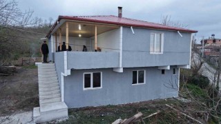 Evi yanan ailenin yaraları sarıldı: Yenilenen ev, bayram hediyesi oldu
