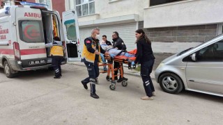 Evinde düşerek yaralanan yaşlı kadın dakikalarca yardım bekledi
