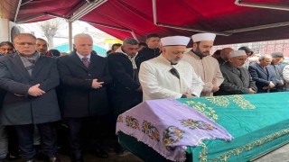Fatihte çöken binada hayatını kaybeden yaşlı kadın son yolculuğuna uğurlandı