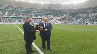 Fenerbahçe, Bursaspor ve Fatih Tekkeye fair play ödülleri takdim edildi