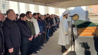 Futbolcu Mesut Özdemirin babası Kocaelide son yolculuğuna uğurlandı
