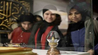 Gaziantep Büyükşehir ev sahipliğinde Mukaddes Emanetler Sergisine yoğun ilgi