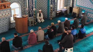 Genç hafızlar Ramazanda camilerde mukabele okuyor