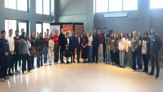 Gençler Nilüferde İfade özgürlüğü konuşuldu