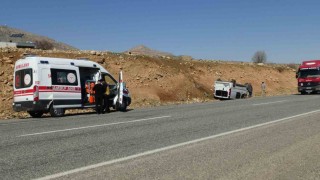 Gercüşte minibüs takla attı: 1 yaralı
