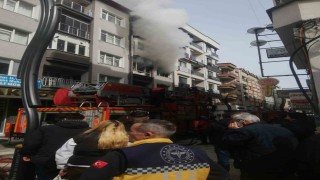 Giresunda 4 katlı apartmanın ikinci katında çıkan yangın paniğe neden oldu
