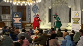 Gölcükte çocuklar ramazan geleneklerini Karagöz ve Hacivat ile öğreniyor