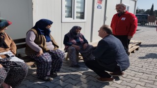 Gördesli öğrencilerden depremzede ailelere Ramazan desteği