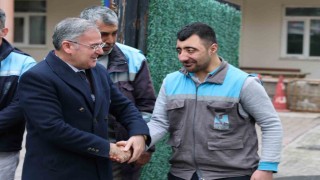 Hacılar Belediyesi personeli mesai başlangıcında bayramlaştı