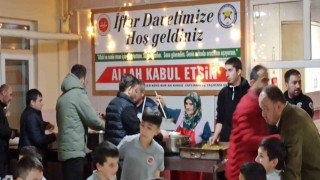 Hafız adayları din görevlileri ile iftar programında bir araya geldiler