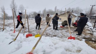 Hakkari Durankayada ahır çöktü 5 hayvan telef oldu