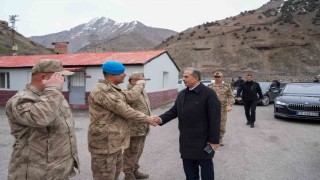 Hakkari Valisinden jandarmaya moral ziyareti