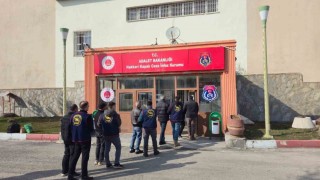 Hakkaride 25 yıl hapis cezası bulanan 5 şahıs yakalandı