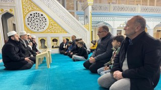 Hakkaride Kadir Gecesi dualarla idrak edildi
